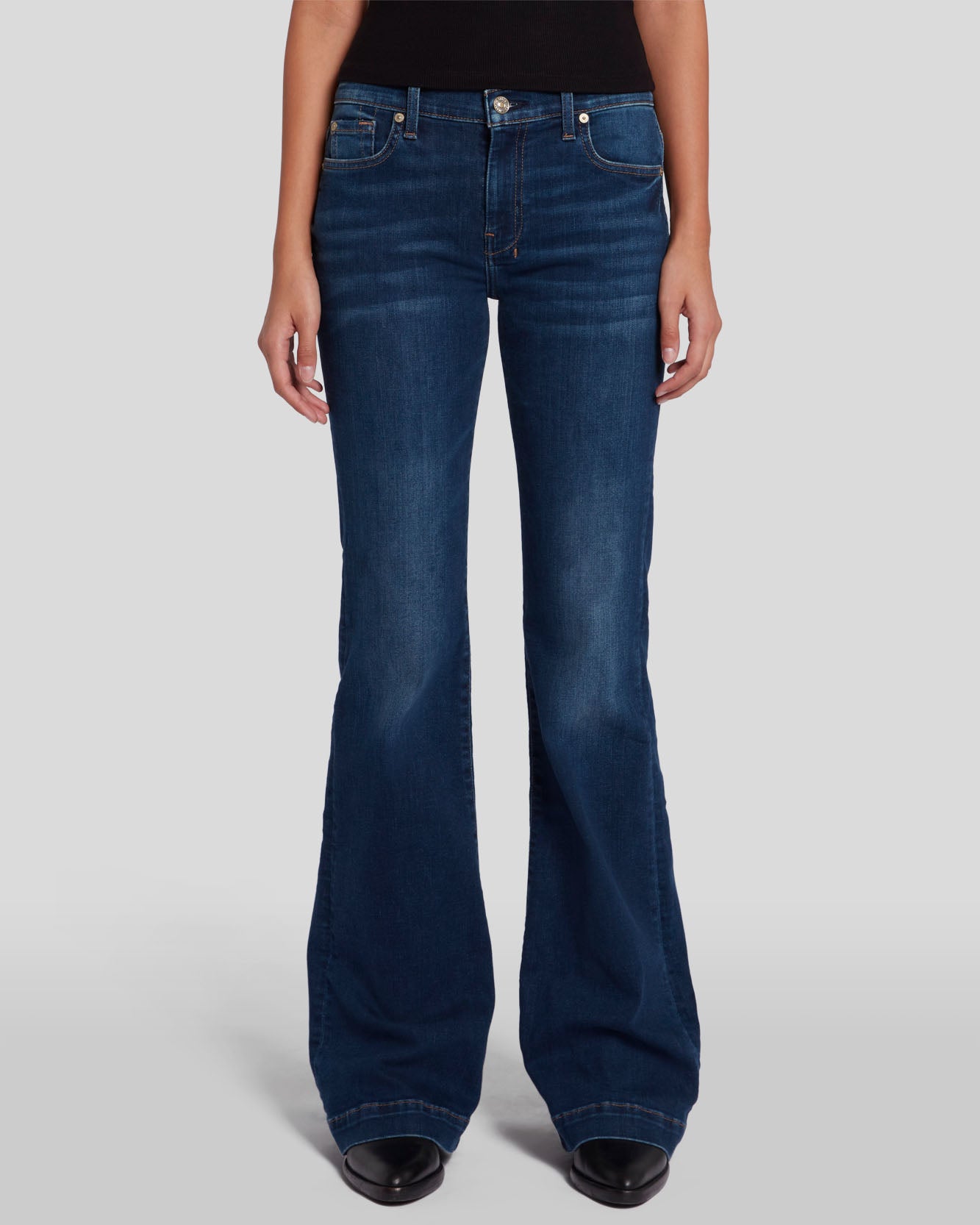 7U5Y005-XRT – Nipomo Western Wear